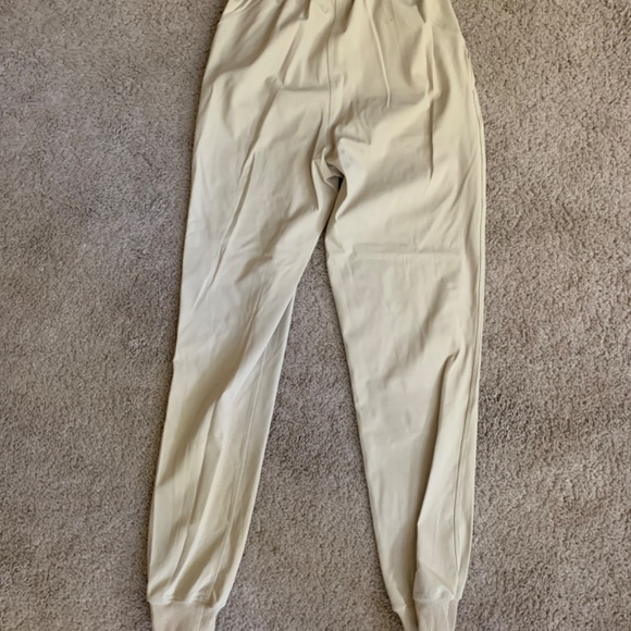Lululemon stretch high-rise jogger full length - Picture 3 of 4